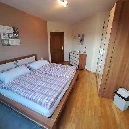 홈스테이 Birgit Pazen 젤틴겐라티그